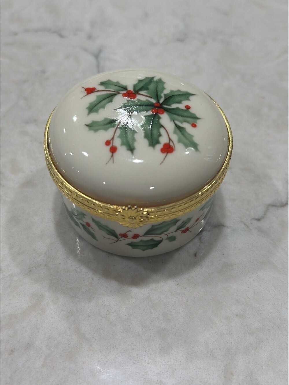Lenox Holiday pattern porcelain hinged trinket box 2.25” Beautiful Condition